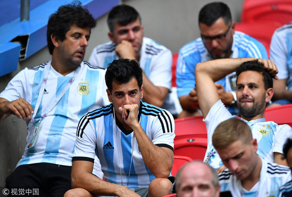 关于巴塞罗那发布备战花絮,冲刺阶段遗憾出局,德甲任务艰巨,赛程密集仍需轮换的信息 关于巴塞罗那发布备战花絮,冲刺阶段遗憾出局,德甲任务艰巨,赛程密集仍需轮换的信息